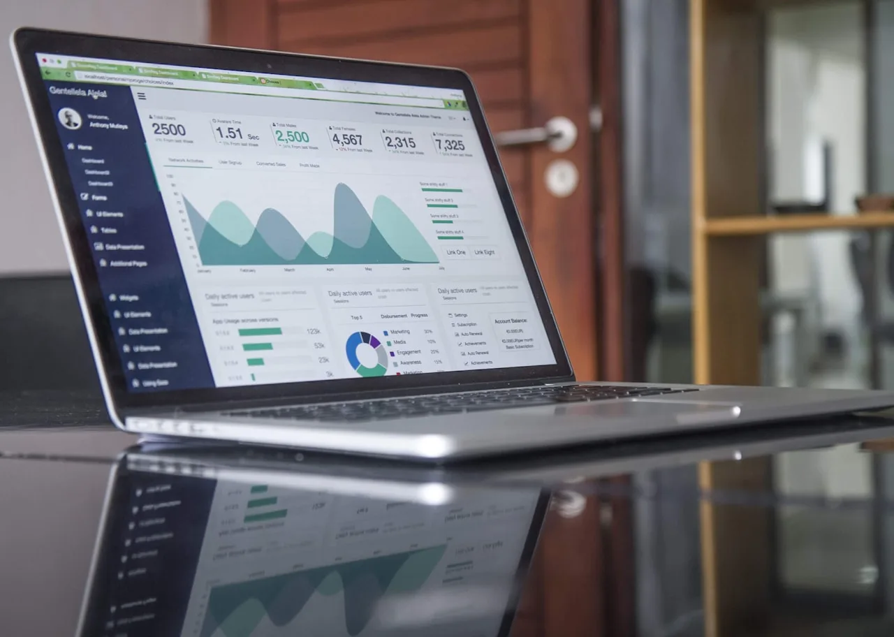Painéis digitais e interfaces modernas